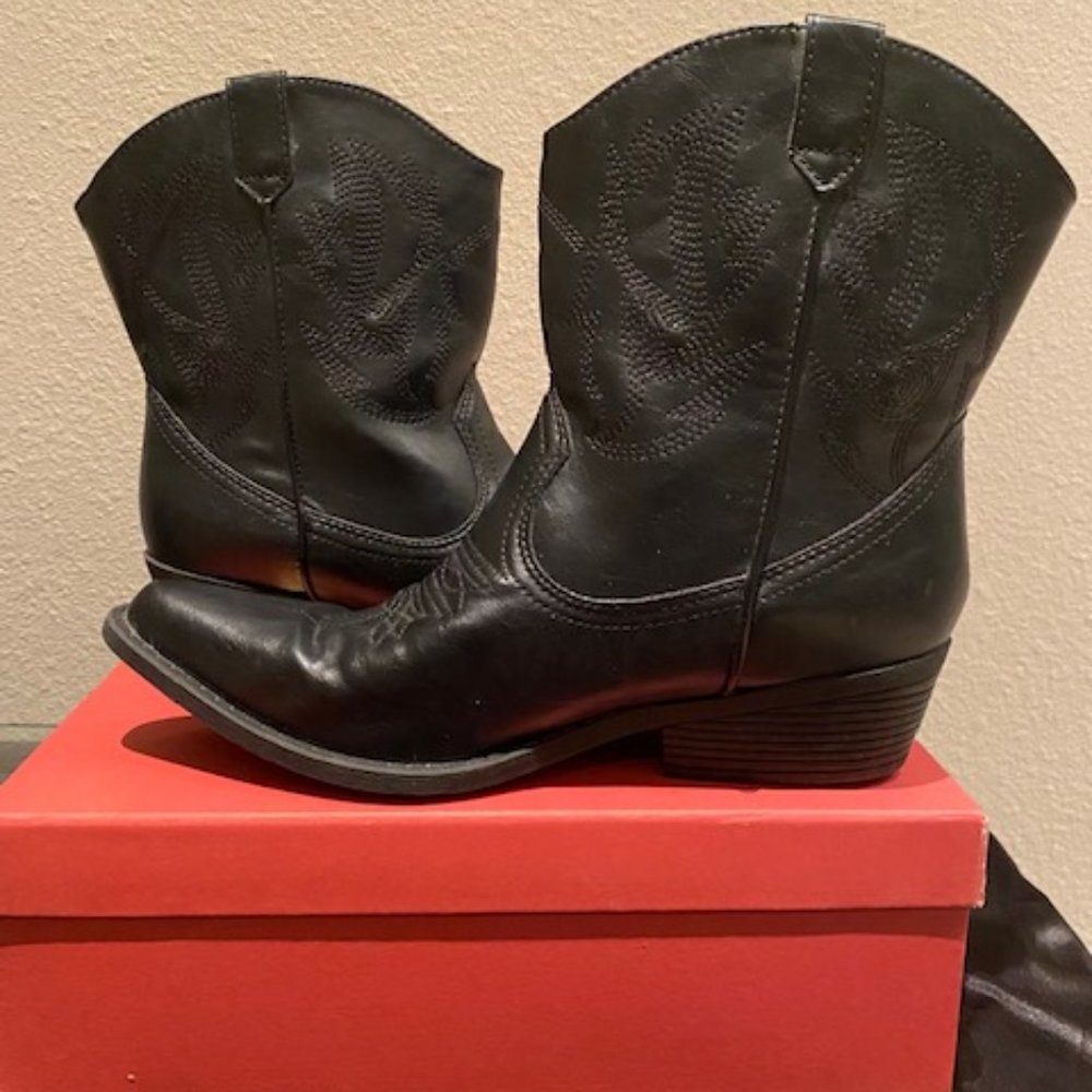 Black western bootie, size 9.5